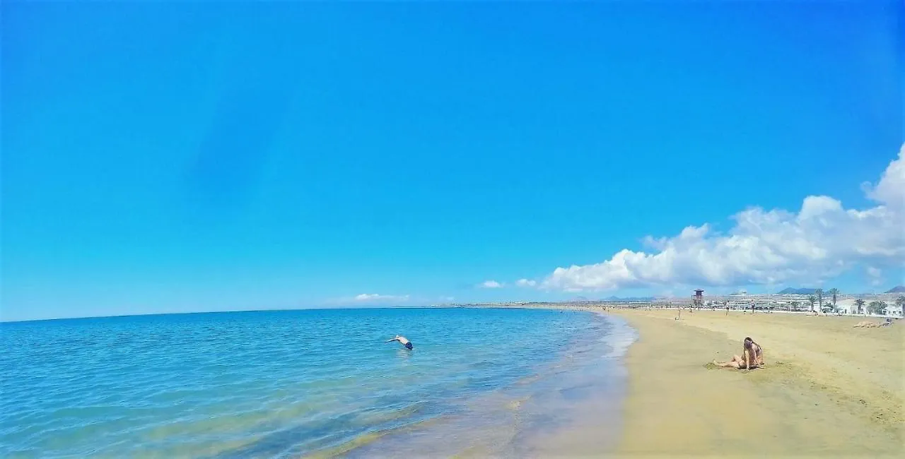 Δωμάτια σε οικογενειακή κατοικία Paradise Room Near The Beach Playa Honda