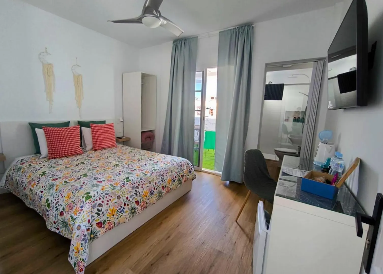 Paradise Room Near The Beach Playa Honda  0*, Playa Honda (Lanzarote)